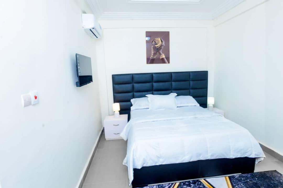 Appartement B&W Yaoundé Buitenkant foto